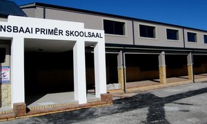 Prag saal ingehuldig